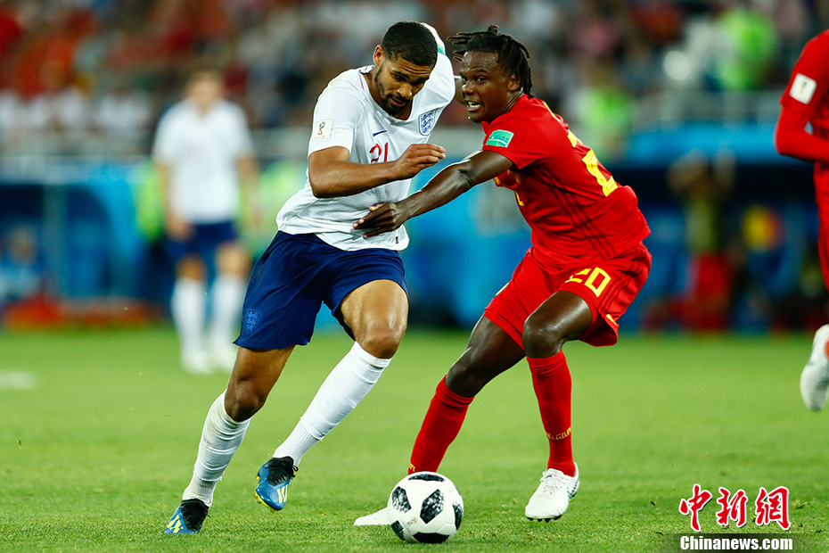 包含英格兰横扫比利时，维尼修斯送出助攻的词条