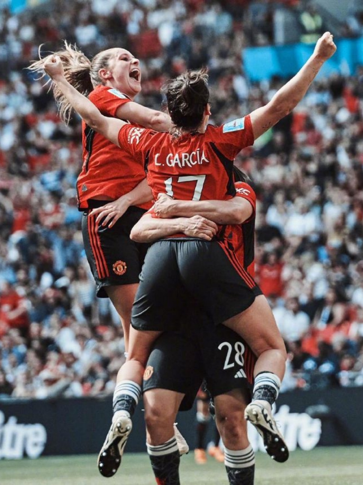 曼联大胜反弹，热刺晋级欧冠